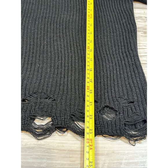 Daytrip The Buckle black distressed sweater size S - Picture 9 of 11